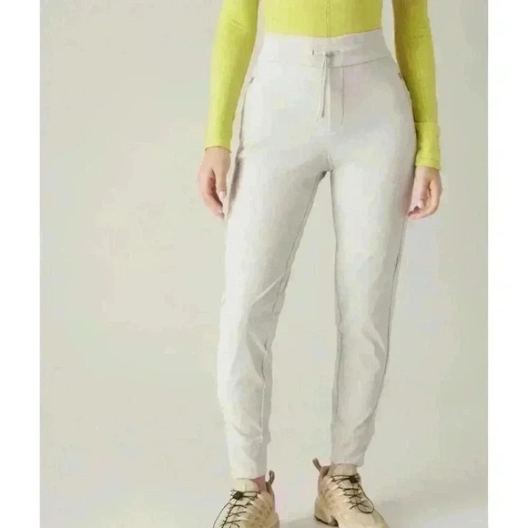 ATHLETA Cropped Joggers Hybrid Trek 14P Petite Grey Hiking Headland Hybrid Pants - Picture 1 of 8
